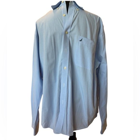 Nautica Men's Sky Blue Button Down Shirt - Picture 1 of 3